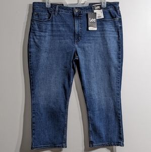 Lee Women's Midrise Regular Fit Capri Jeans, Size 20 M, New With Tag